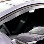 ΑΝΕΜΟΘΡΑΥΣΤΕΣ ΓΙΑ AUDI Q4 E-TRON 5D 2021+  ΑΥΤΟΚΙΝΗΤΟΥ ΑΠΟ ΕΥΚΑΜΠΤΟ ΦΙΜΕ ΠΛΑΣΤΙΚΟ HEKO - 2 ΤΕΜ.